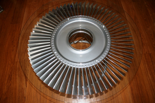 Rolls Royce Fan Blade table large4